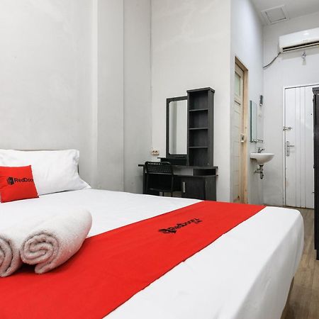 Reddoorz Near Mandaya Royal Hospital Puri Hotel Tangerang Exterior photo