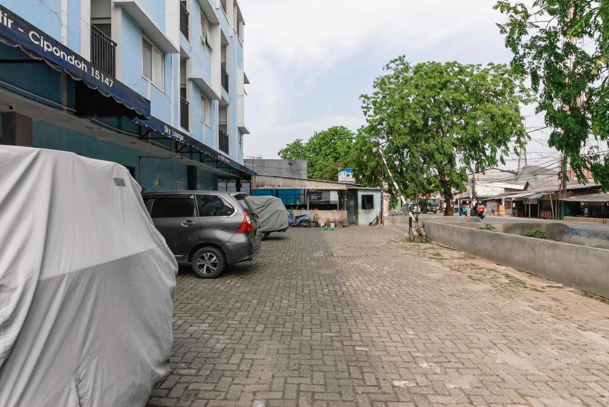 Reddoorz Near Mandaya Royal Hospital Puri Hotel Tangerang Exterior photo